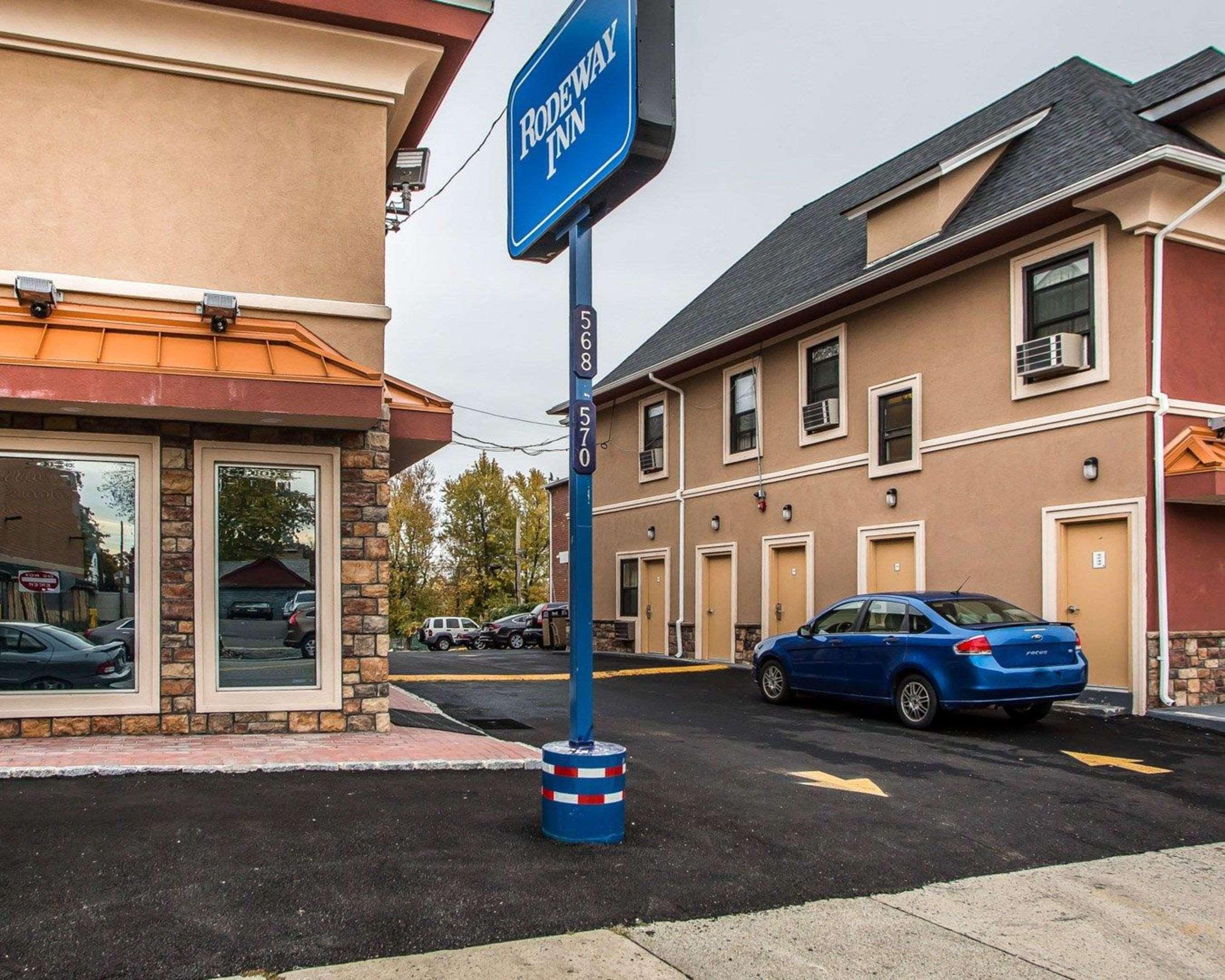 Rodeway Inn Belleville Exterior foto